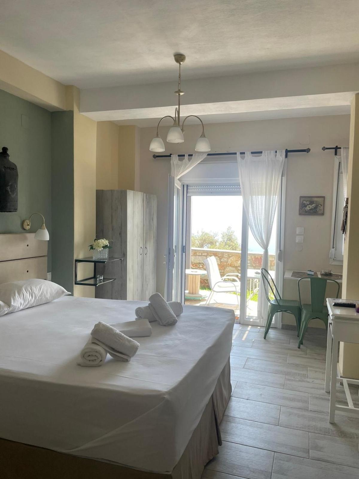 Axion Esti Apartments Skopelos stad Exteriör bild